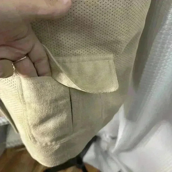 Chicos Women’s 3 US XL Beige Utility Vest Multiple Pockets Sleeveless Button Top - Picture 3 of 11